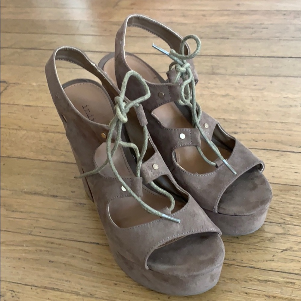 Indigo Rd. Wedges